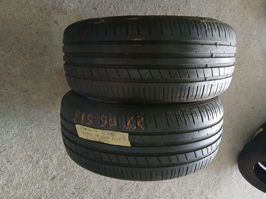 2 Pneus 215/50R17 seminovos