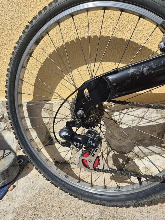 Bicicleta de montanha com suspensao total