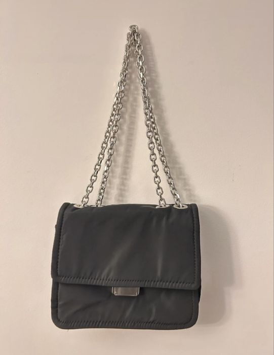 Carteira preta pequena