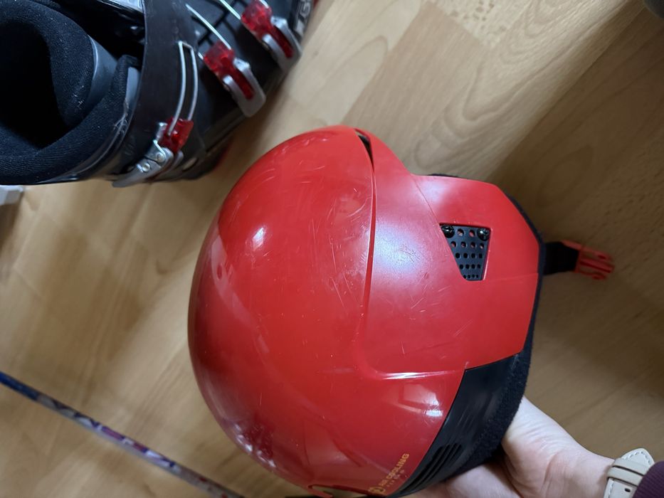 Komplet narty kijki buty i kask