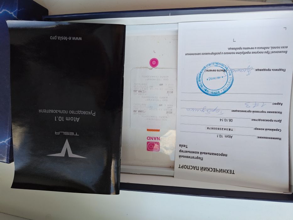 Потребує ремонту TESLA ATOM 10.1