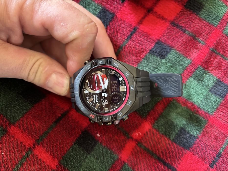 Casio ediface toms editoon bluetooth sapphire stan prawie nowy uzywany kilka razy caly komplet z pudelkiem