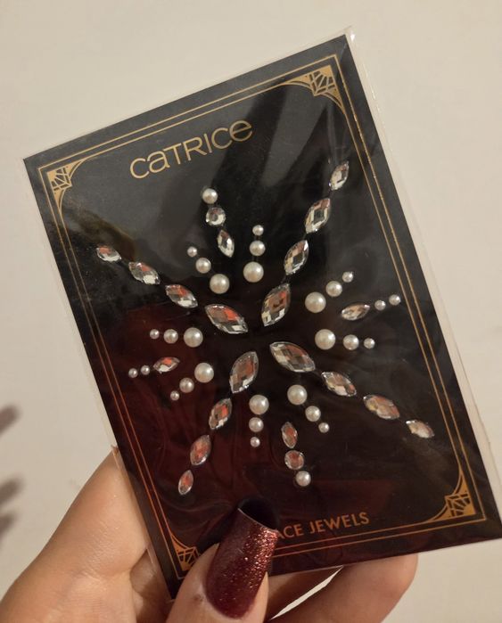 Catrice kryształki do makijażu biżuteria na twarz, idealne na festiwal