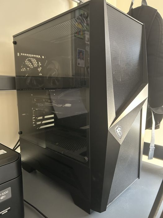 PC Gaming Ryzen 5 5600X + RX 6600 8GB + 16GB RAM + Monitor LG 24" - 700€