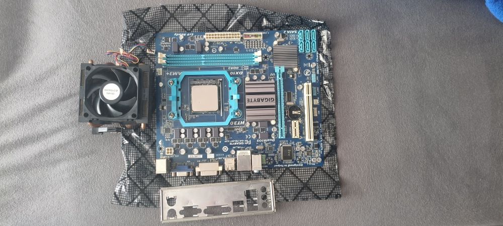 Procesor AMD Phenom II 555 BE,  płyta Gigabyte 78LMT-S2P , ram 4gb