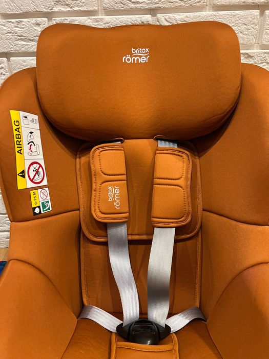 Fotelik samochodowy Britax-Romer dualfix M i-size (RWF)