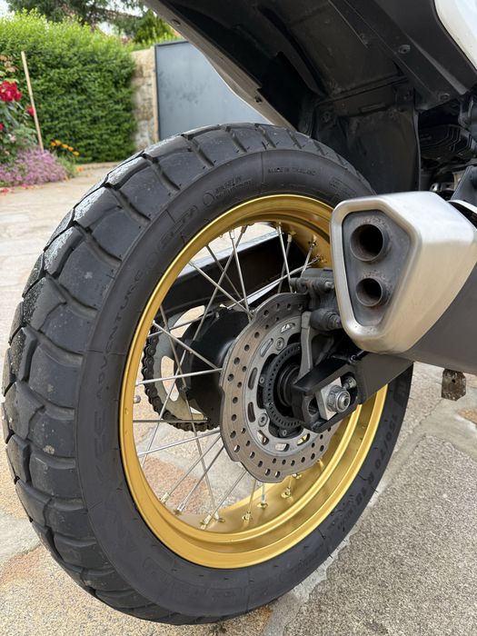 Honda Transalp XL750 (muitos extras)