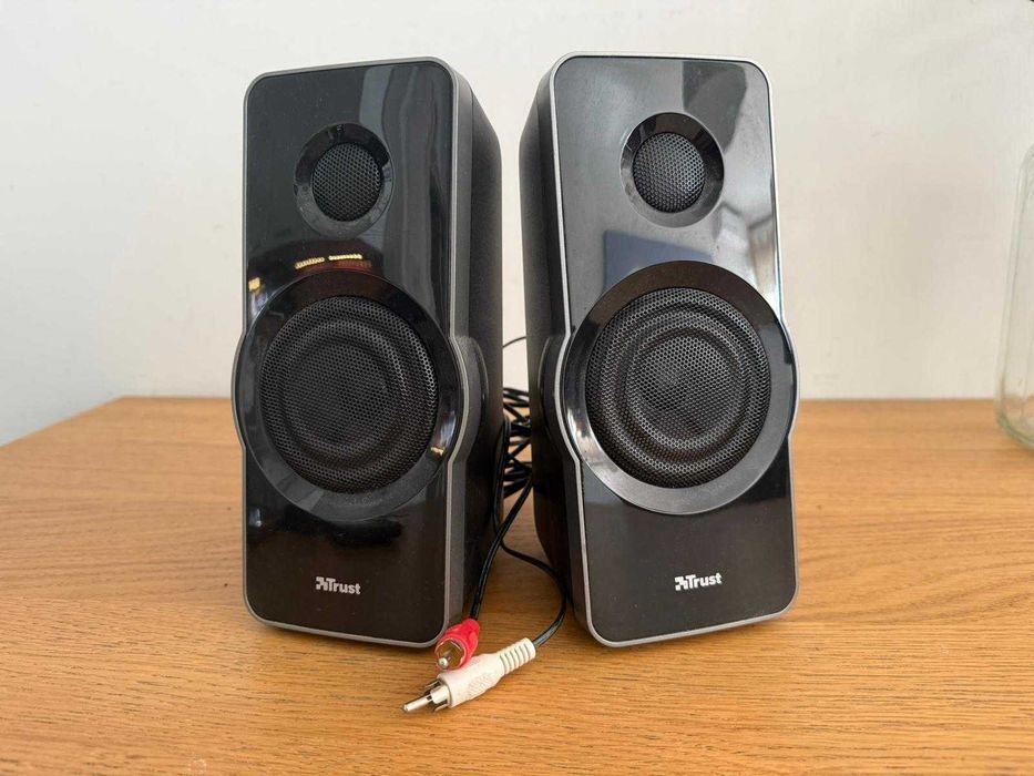 Colunas Trust para computador