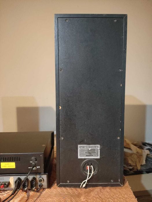 Wieża, sprzęt audio, zestaw muzyczny