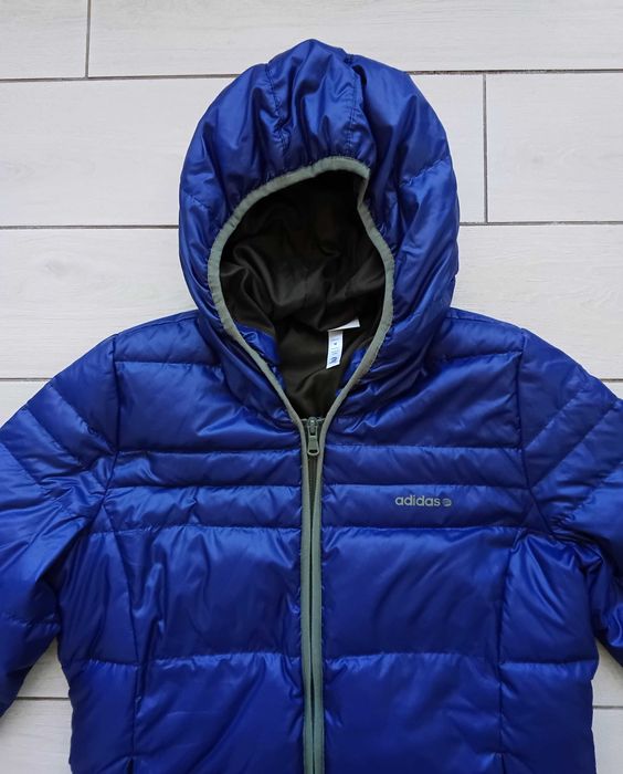 Фирменный пуховик adidas в отличном состоянии р.44-46