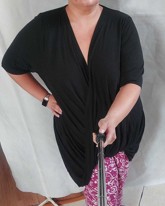 Długa tunika tuszująca Capsule 24/52 lejąca