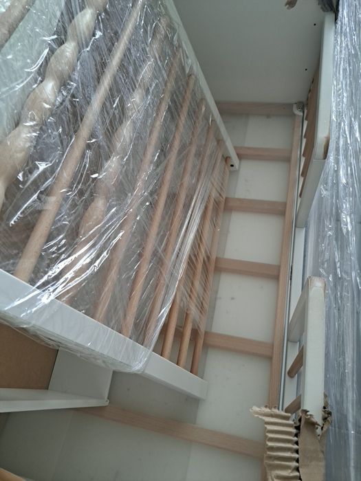 Cama de bebé  em madeira