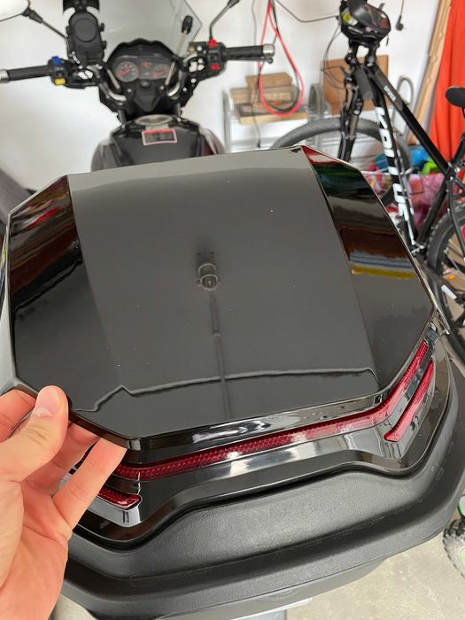 NOWY Kufer centralny motocyklowy skuter motorower błyszczący