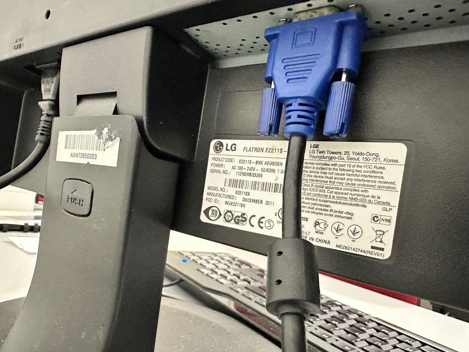 Vendo monitor LG Flatron E2211