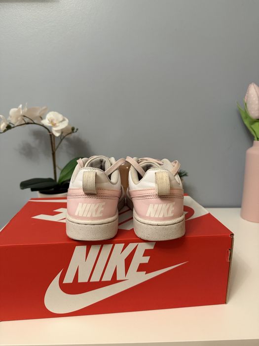 Nike Court Borough Low Pink