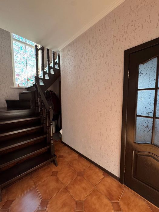 Будинок у Бучі з ремонтом на великій ділянці!