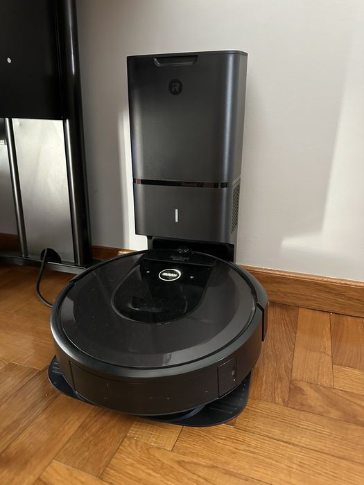 Roomba i7 com estação  de esvaziamento automático