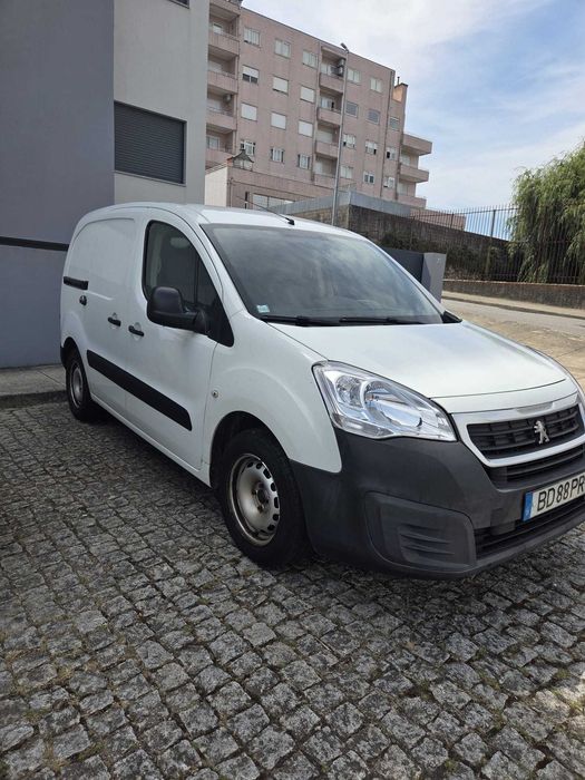 Peugeot Partner 1.6 HDi (90 CV) – 3 Lugares, AC