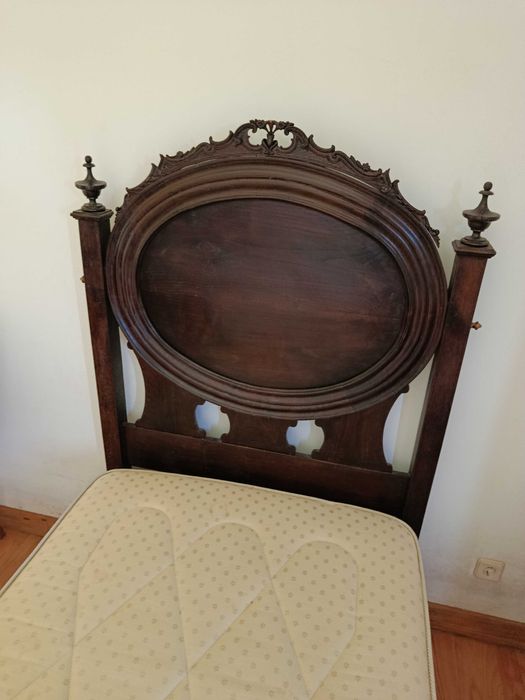 Cama solteiro muito antiga antiguidade madeira maciça com colchao 195x95cm