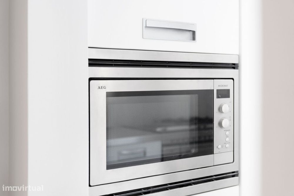 Apartamento no Chiado com 2 salas e 2 quartos e 2 lugares de estaciona