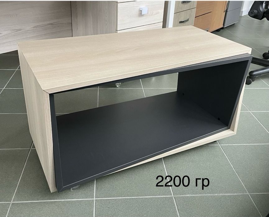 Журнальний столик на коліщатках/Кутовий столик