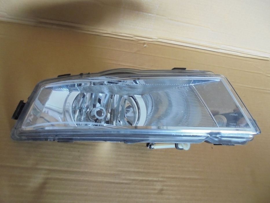 SKODA RAPID 5JA - halogen lewy