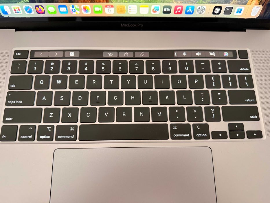 Macbook Pro 16 cali - Stan idealny