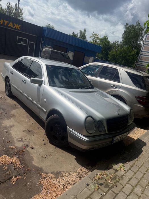 Продам мерседес w210 e200