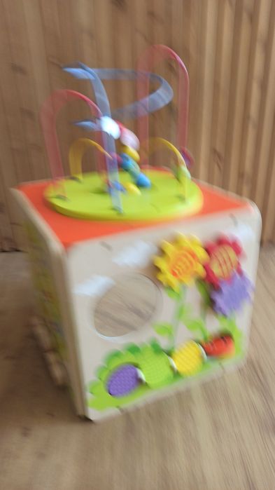 Cubo multiactividades para crianças em madeira