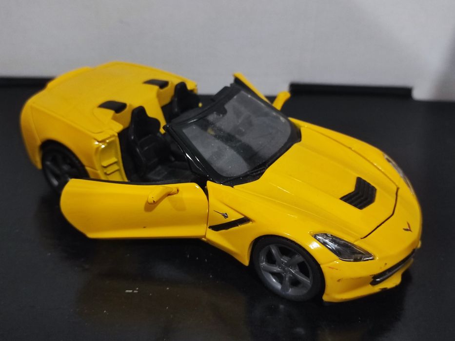 Model samochodu 1:24  Chevrolet Corvette  2014 r. Maisto.