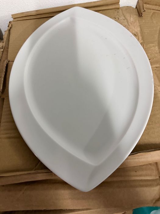 Loiças …travessas e pratos novos