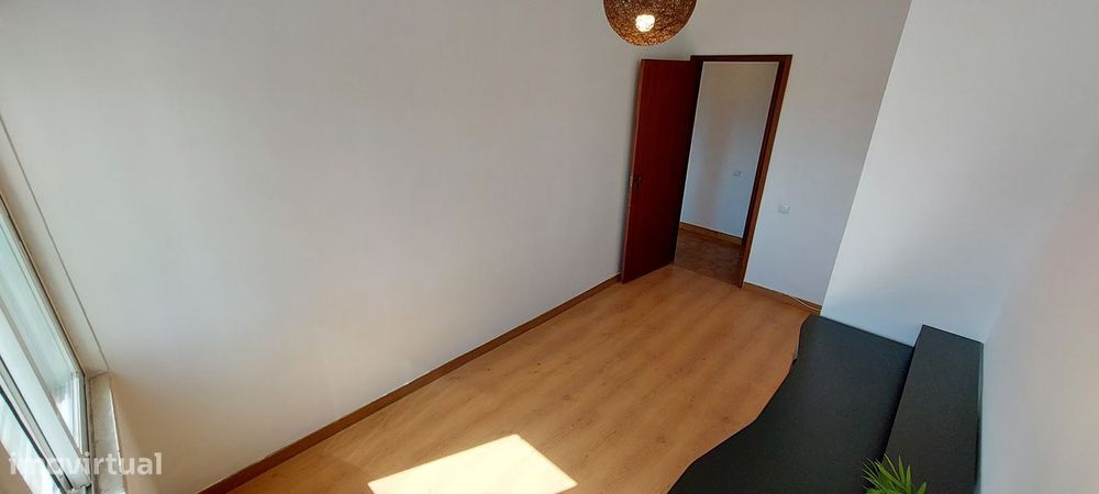 Apartamento T2 em Sintra, Rio de Mouro, pronto a habitar