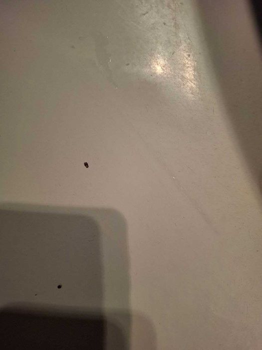 Продам тумбу ширина 80см на ніжках та дзеркало з підсвіткою 80×80, б/в