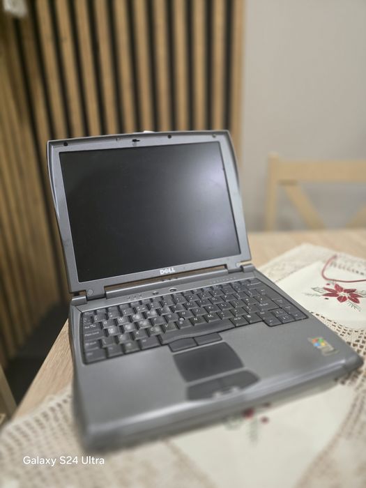 Retro laptop Dell Latitude C400