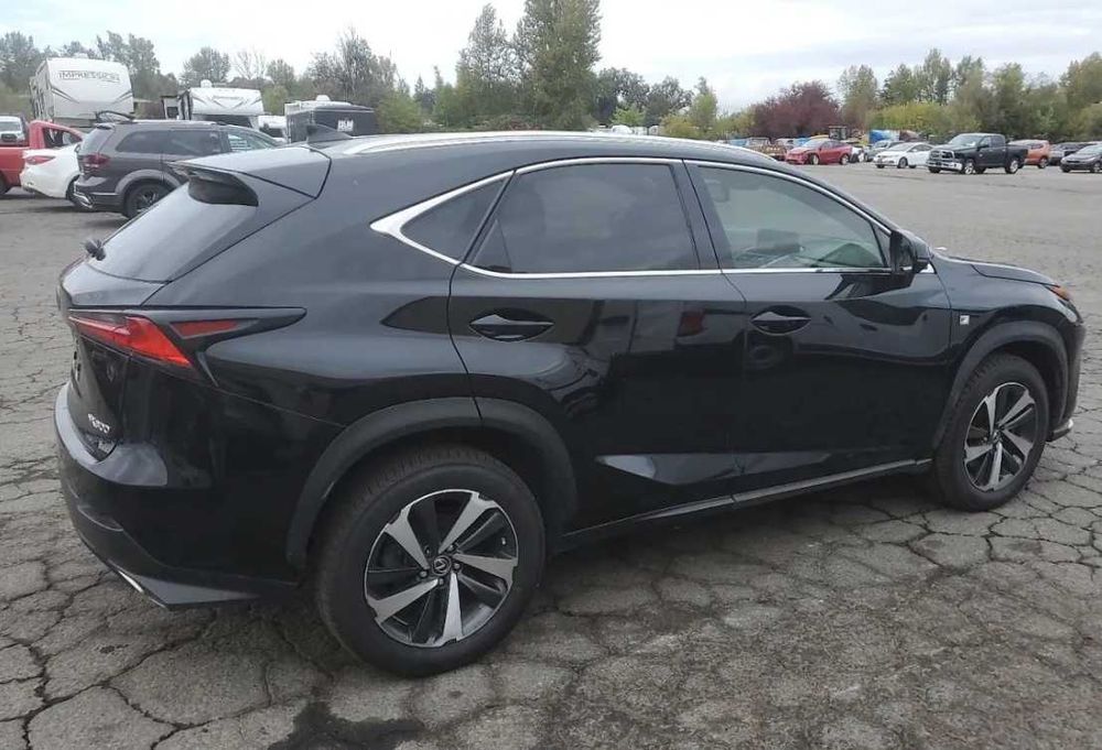 Разборка Lexus NX бампер комплектний