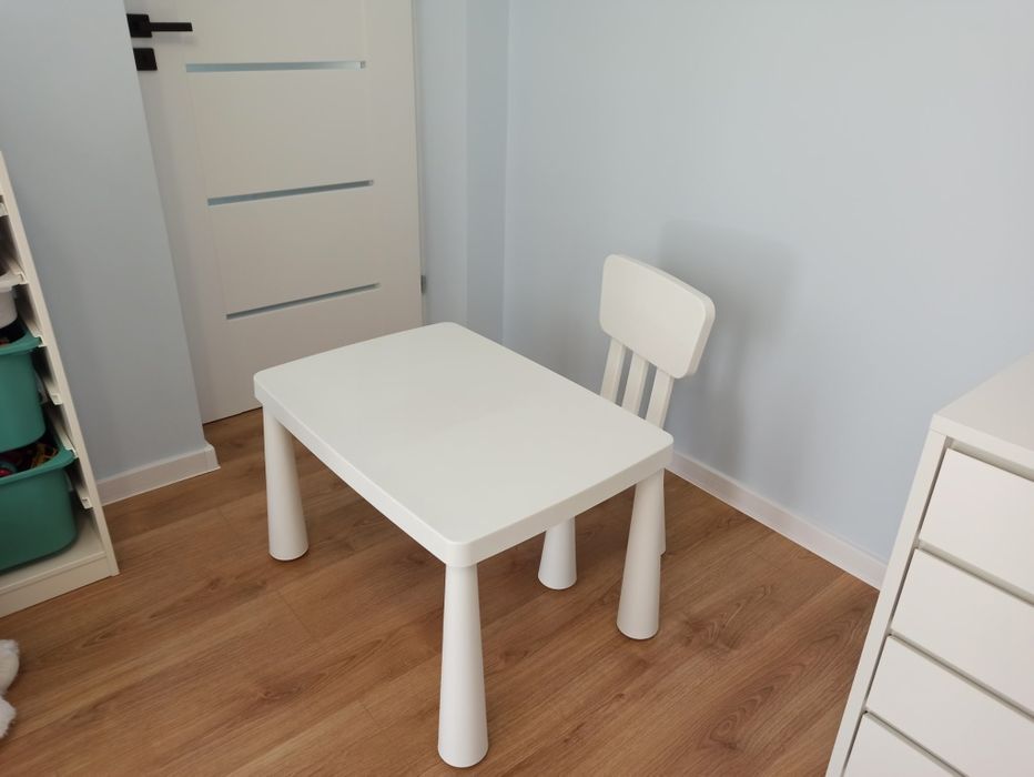Stolik z krzesełkiem ikea