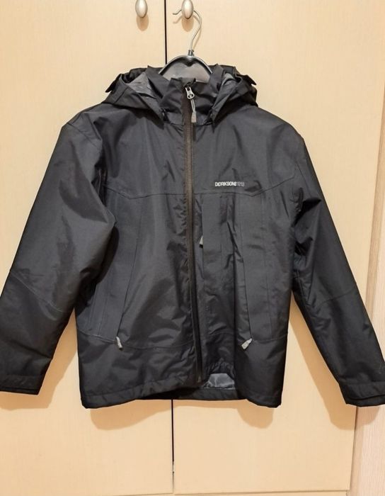 Продам куртку ветровку на мальчика Didrikson рост 150