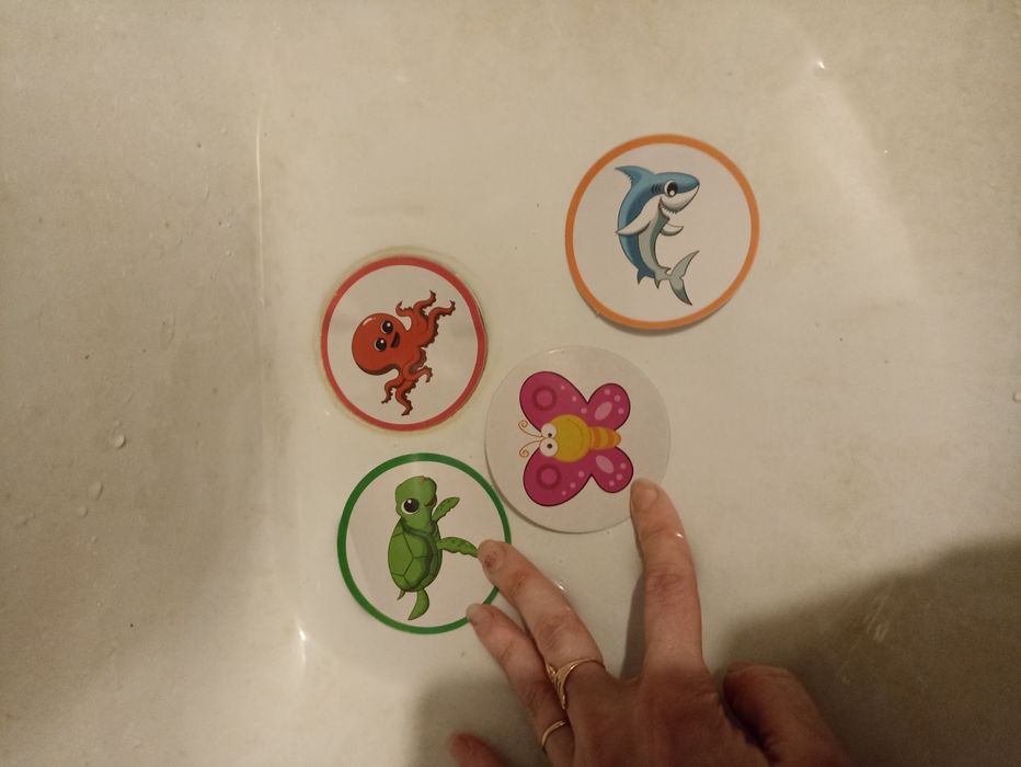 Продам наклейки для привчання до горшка