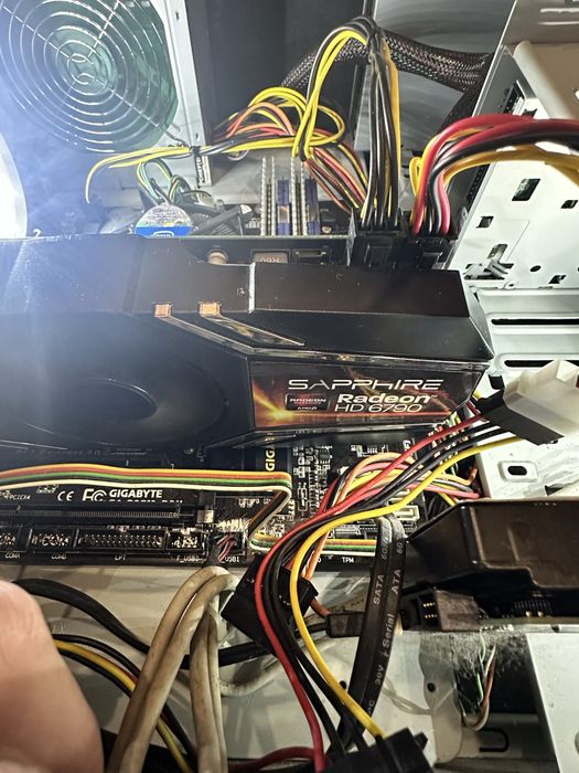 Продам компʼютер.