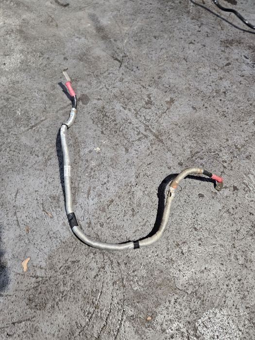 Przewód zasilający Bmw 5 G30 G31  akumulatora plus plusowy kabel