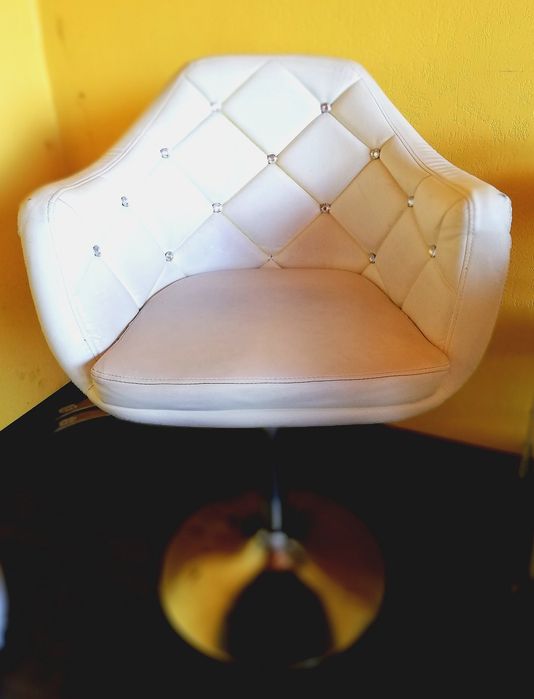 Fotel glamour z kryształkami