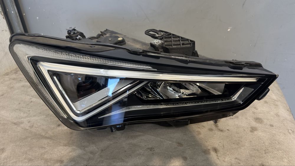Farol Direito LED Original SEAT Leon Cupra FR