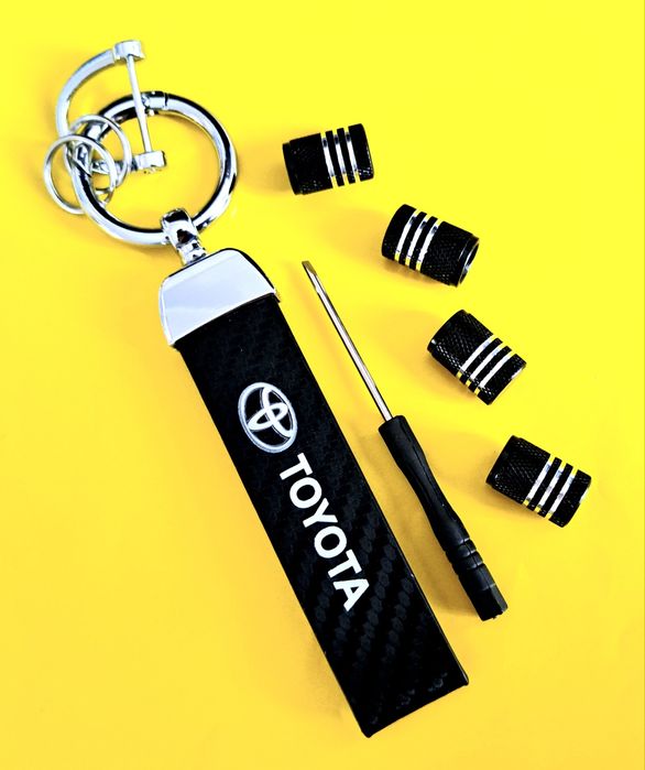 ** NOWY Breloczek TOYOTA + Nakrętki na wentyle czarne komplet tuning