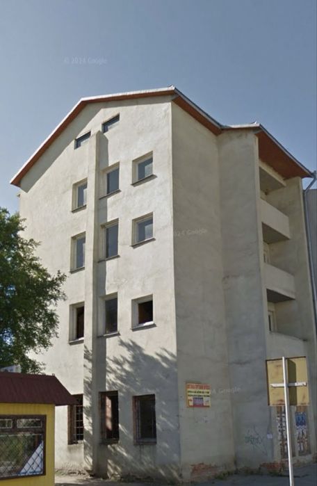Продам приміщення комерційного призначення.