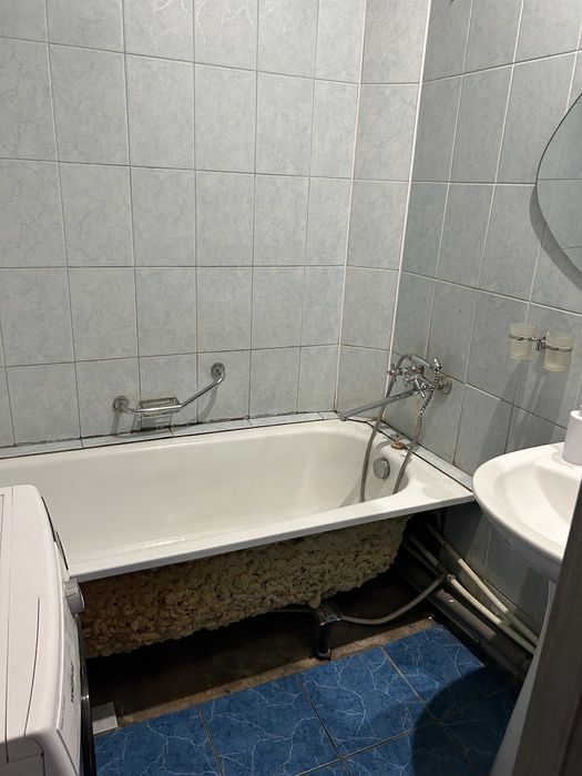 Продається 3-х кімнатна сталінка по проспекту Південний 6