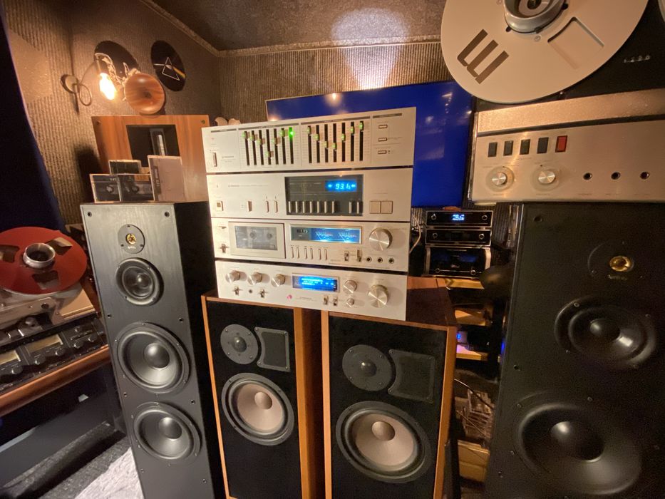 Wieża stereo z najlepszych, parowanych ze sobą brzmieniowo segmentów