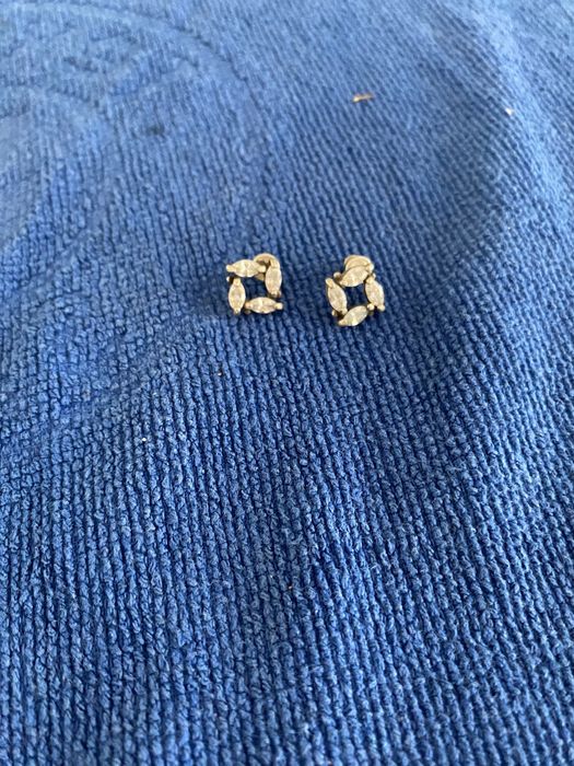 Srebrne kolczyki na sztyfcie