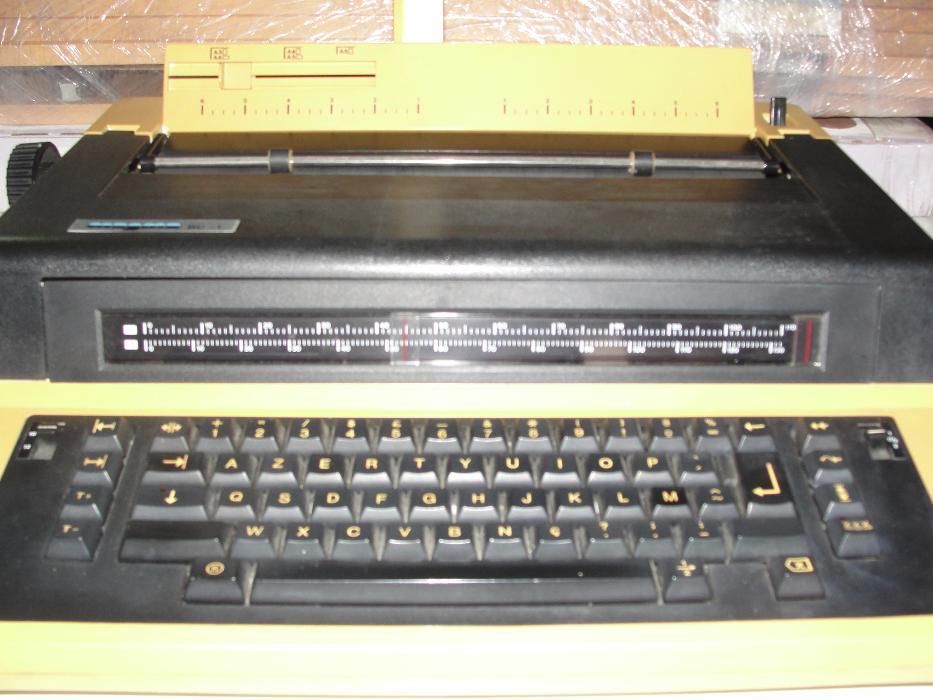 Maquina Escrever Elétrica c/Apagador