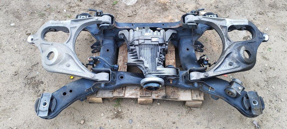 Jeep Grand Cherokee WK2 11-20 Zawieszenie Tył Kompletne Belka Most Tył