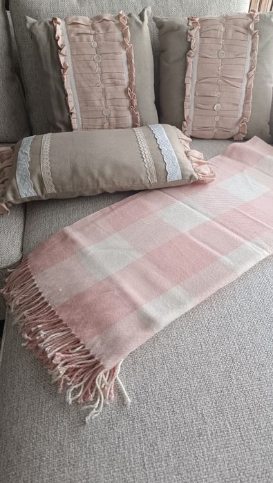 Conjunto de três almofadas com coberta